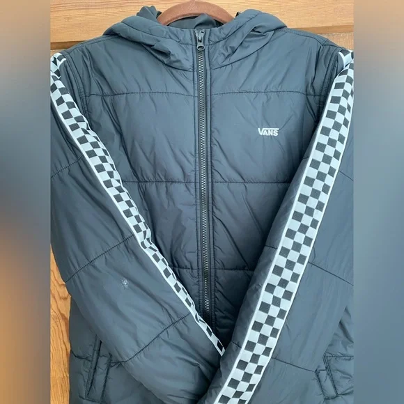 VANS Woodridge Black & Checkered BoysPuffer Jacket, Size Large